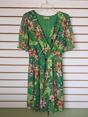inspired hearts green floral dress | Dresses | Blue And White Womens Depop